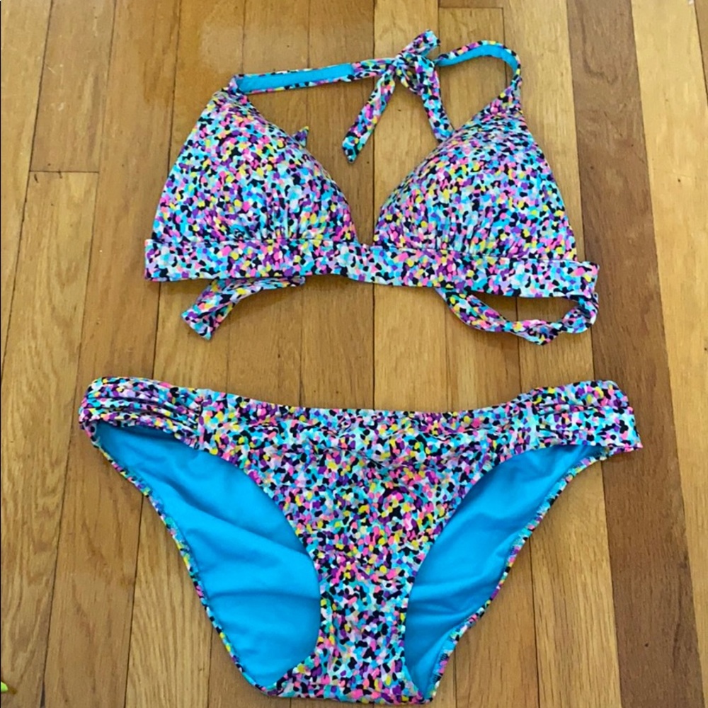 Victoria’s Secret bikini